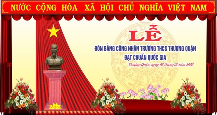 Phông Lễ Đón Bằng Chuẩn Quốc Gia