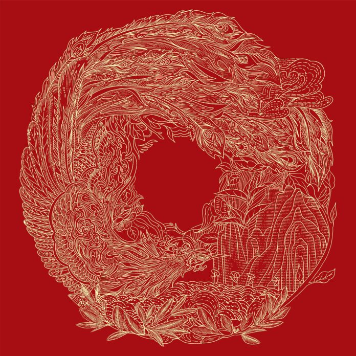 Thiết kế Phượng Hoàng vàng kim trên nền đỏ son, nghệ thuật truyền thống phương Đông, biểu tượng may mắn thịnh vượng