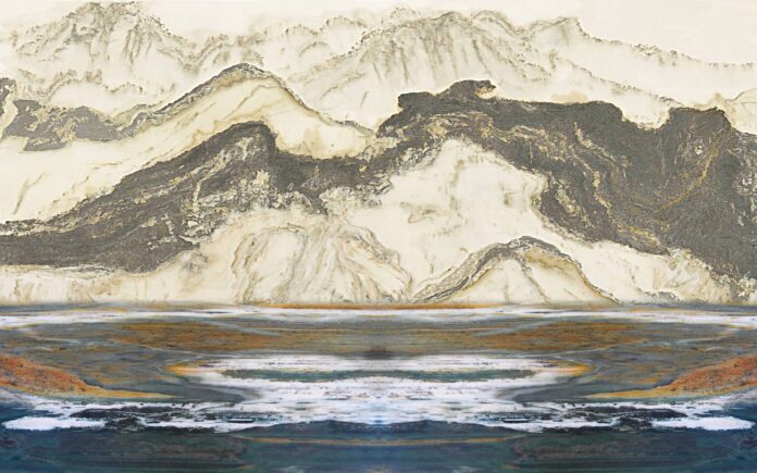 Tranh vân đá trừu tượng phong cách thủy mặc núi non hùng vĩ