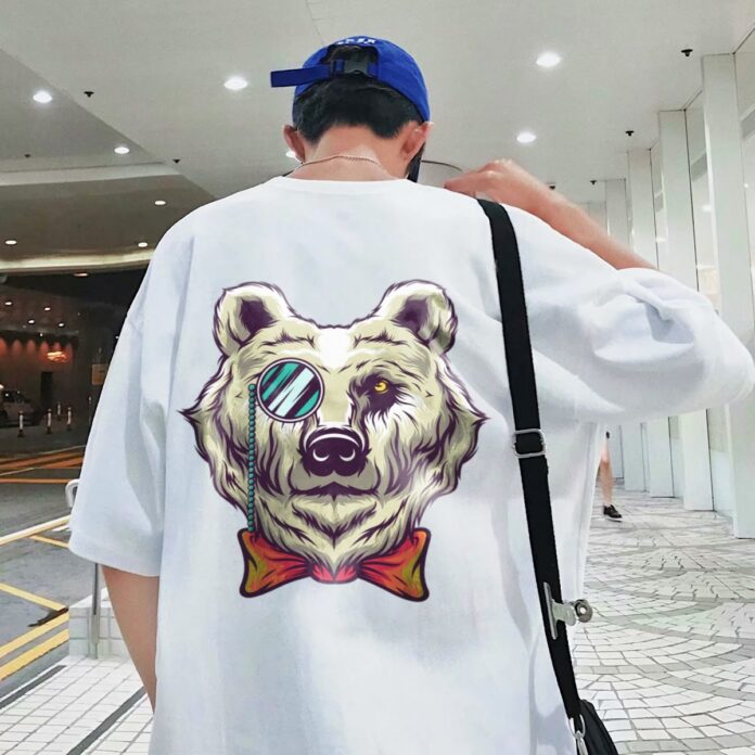 Áo thun in hình gấu đeo kính